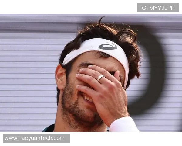 穆塞蒂打败辛纳获奖扬言要成第三巨子,网友:先拿一个大满贯再说